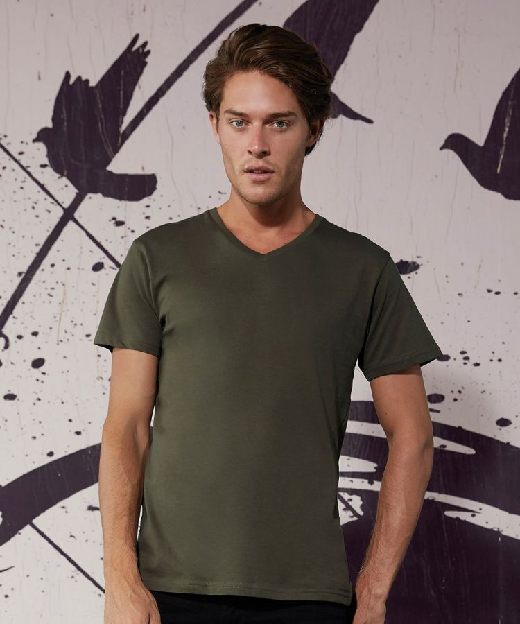 B&C Inspire V T-shirt à col en V personnalisé pour homme | B&C