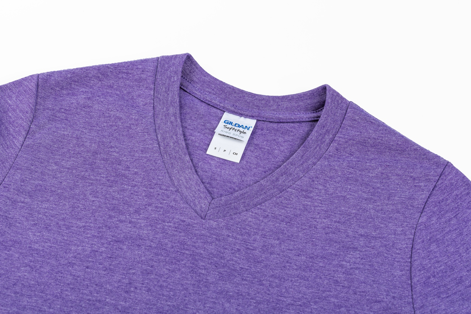 T-Shirt bedrucken - Gildan Softstyle V-Neck Herren T-Shirt | Omnishirt